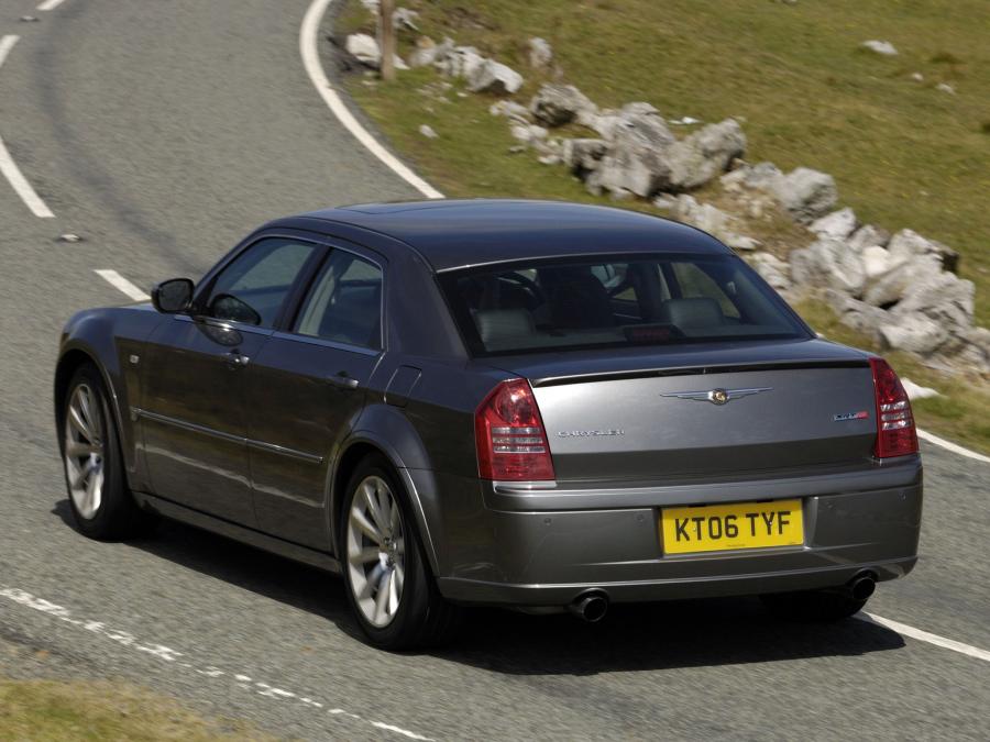 Chrysler 300C SRT8 2004 года  (UK) (фото 3 из 14)
